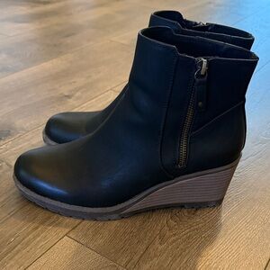 Dr. Scholls Chloe Wedge Ankle Boots